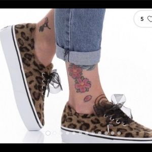 Leopard print platform furry vans ribbon shoe lace